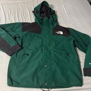 The North Face 1990 Mountain Jacket RETRO  SIZE LARGE PRE-Loved